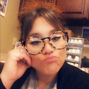 Meet your Posher, Melissa